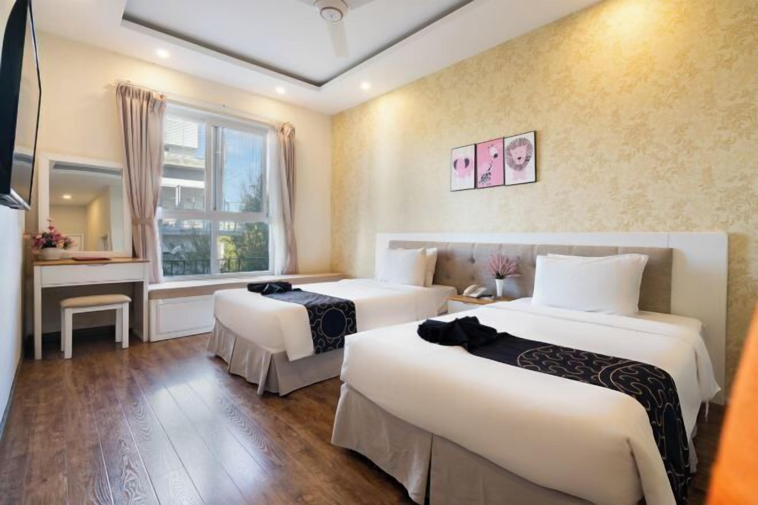 Minibar, bureau, Wi-Fi gratuit, draps fournis