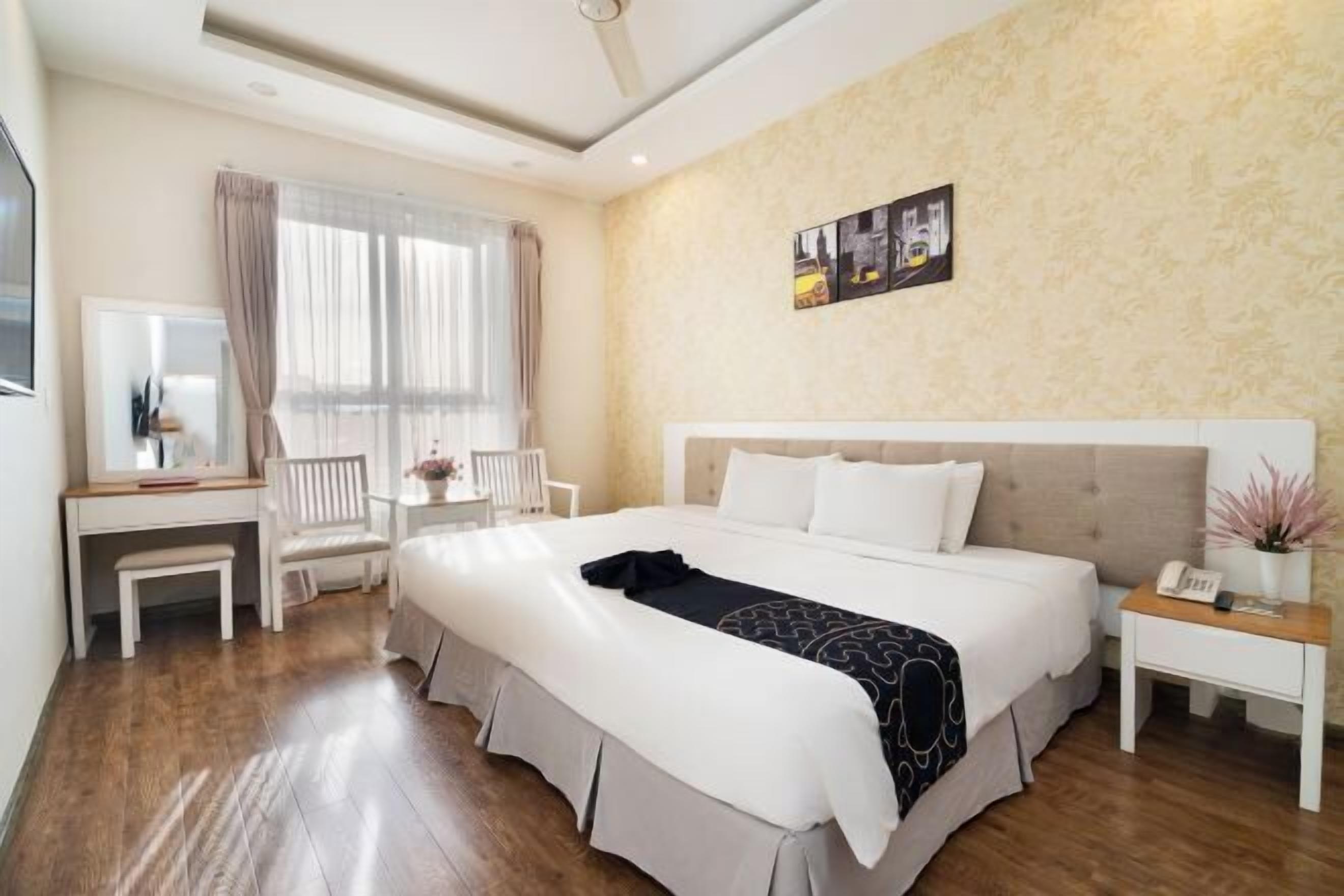 Minibar, bureau, Wi-Fi gratuit, draps fournis