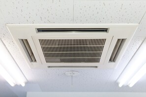 Air conditioning - Sakamoto Building 3F (Osaka)