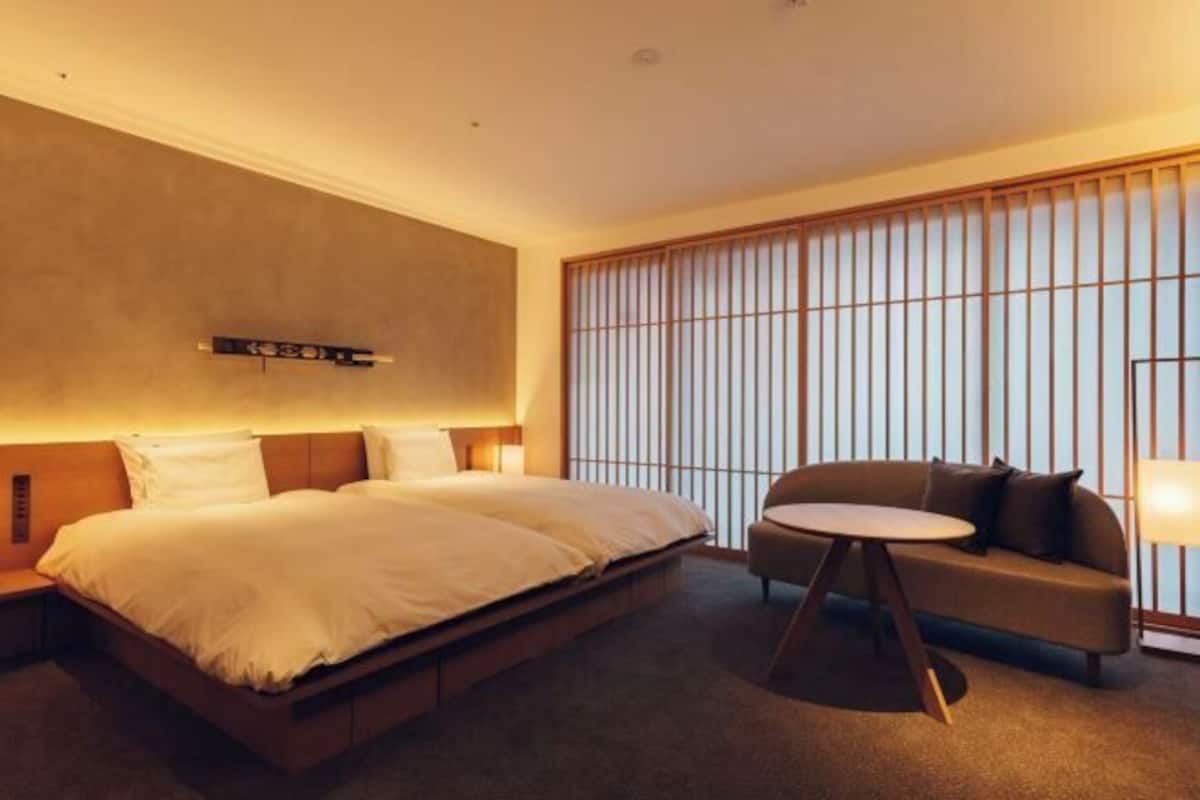 Down duvets, in-room safe, free WiFi, bed sheets