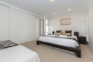 Panoramic Apartment | 2 bedrooms, individually decorated, individually furnished, free WiFi