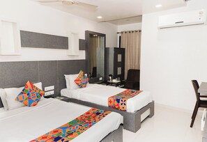 Executive Room | In-room safe, desk, soundproofing, iron/ironing board - Hotel Amber (Vadodara)