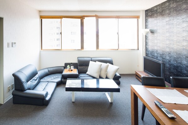 スタンダード ルーム | リビングルーム | 薄型テレビ