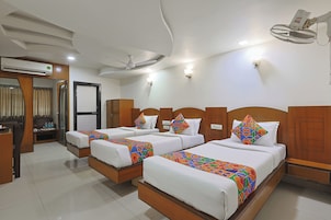 Executive Room | In-room safe, individually decorated, individually furnished, desk