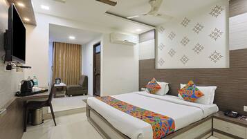 Deluxe-huone | Tallelokero huoneessa, yksilöllisesti sisustettu