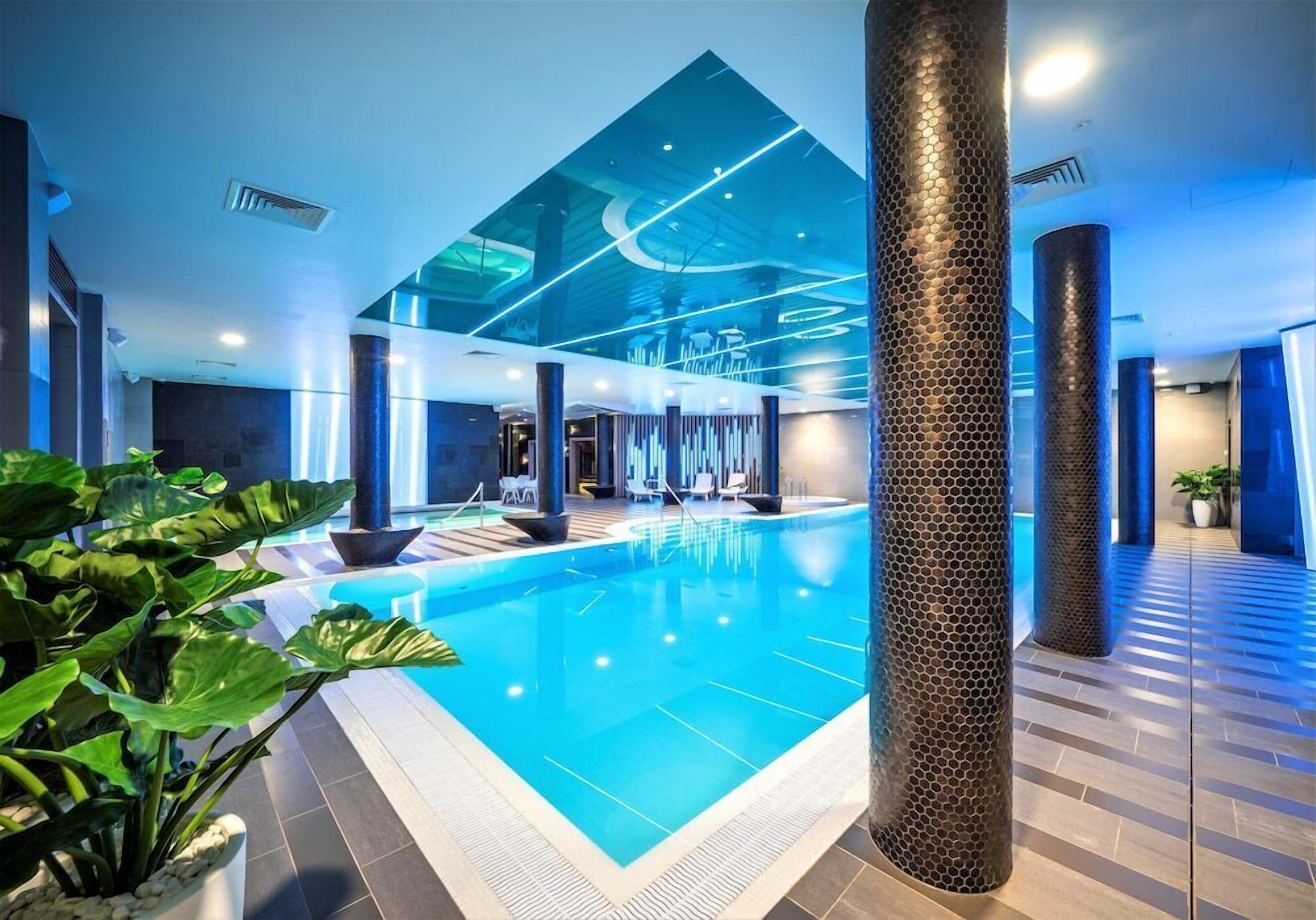 Indoor pool, outdoor pool