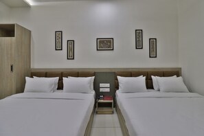 Premium Room | In-room safe, individually decorated, free WiFi - Hotel Orbit (Vadodara)