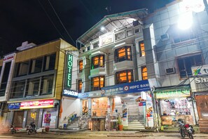 Fachada da propriedade