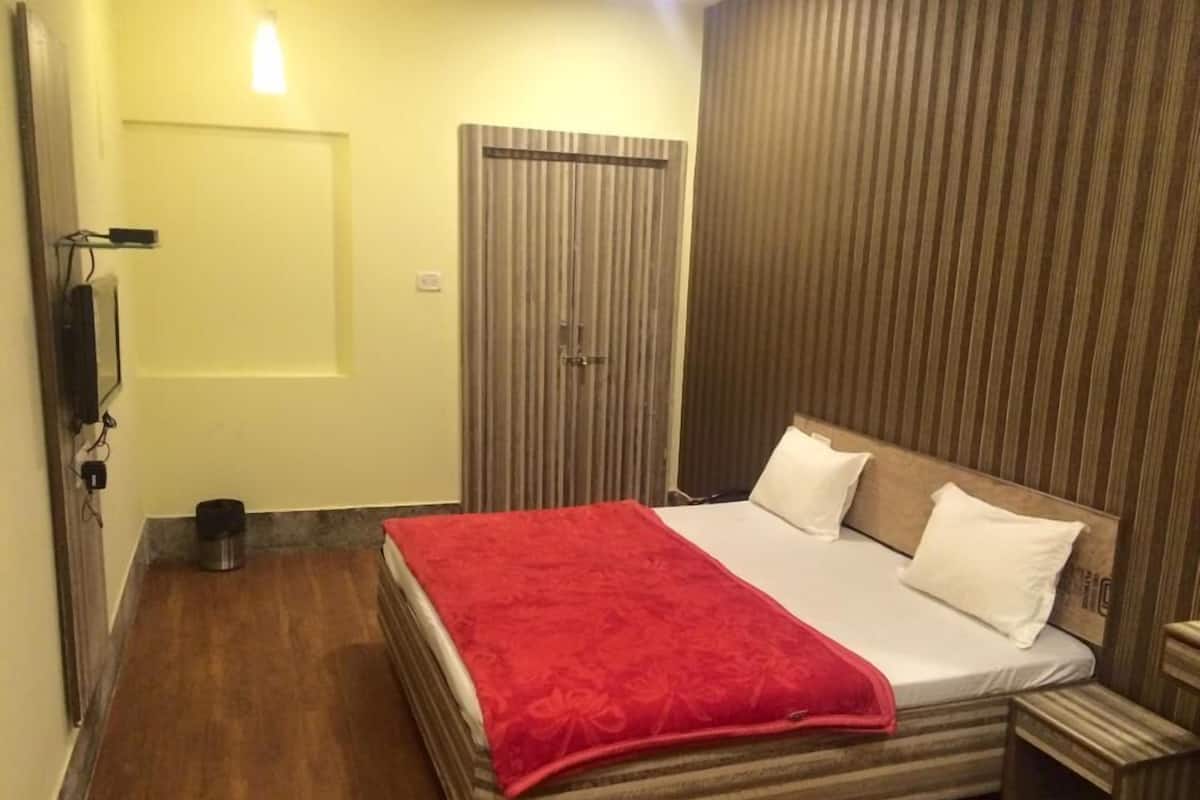 Individually furnished, soundproofing, free WiFi, bed sheets
