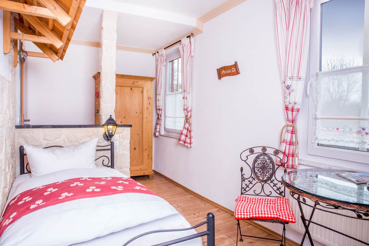 1 bedroom, in-room safe, individually decorated, desk