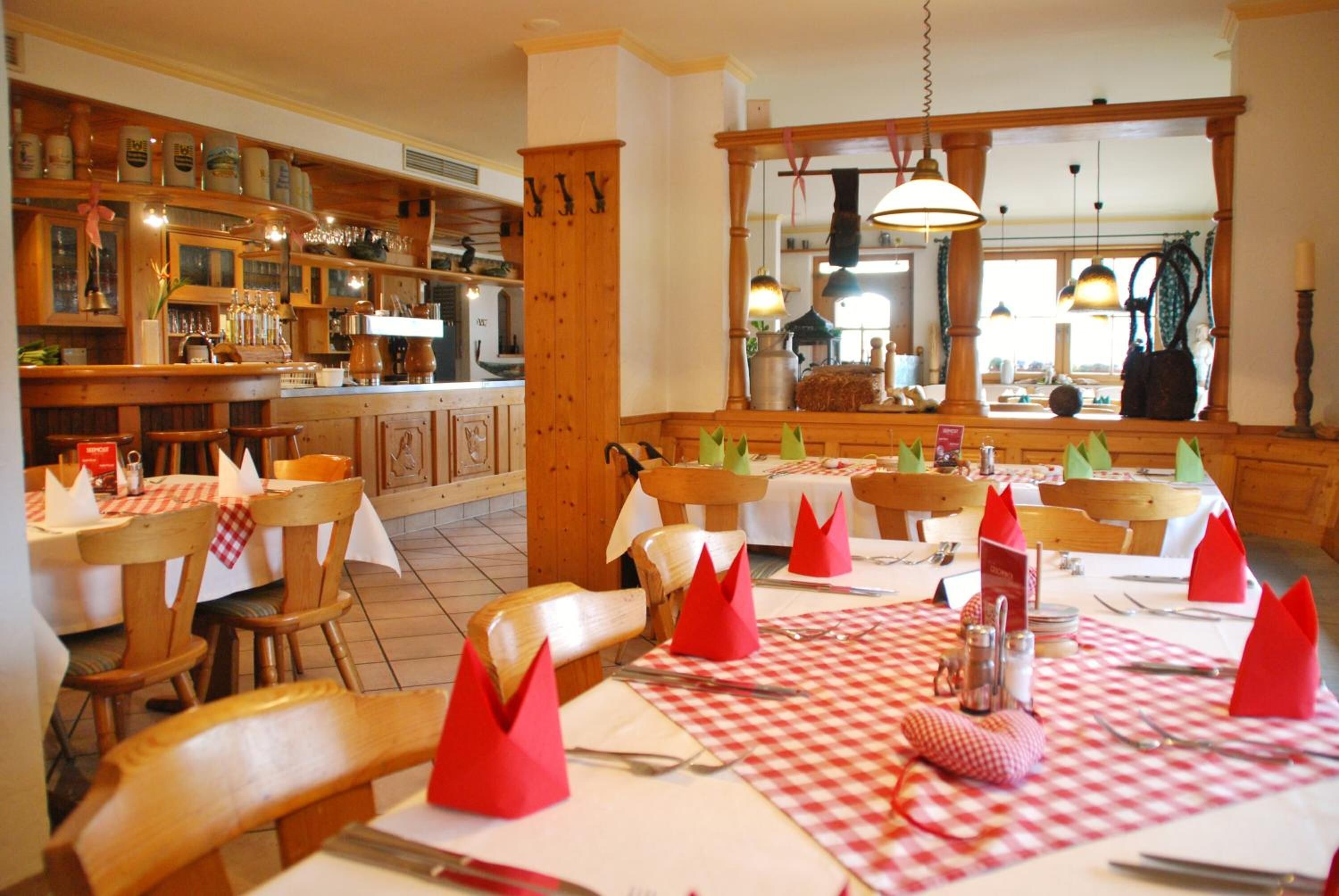 breakfast, lunch, dinner served; german cuisine