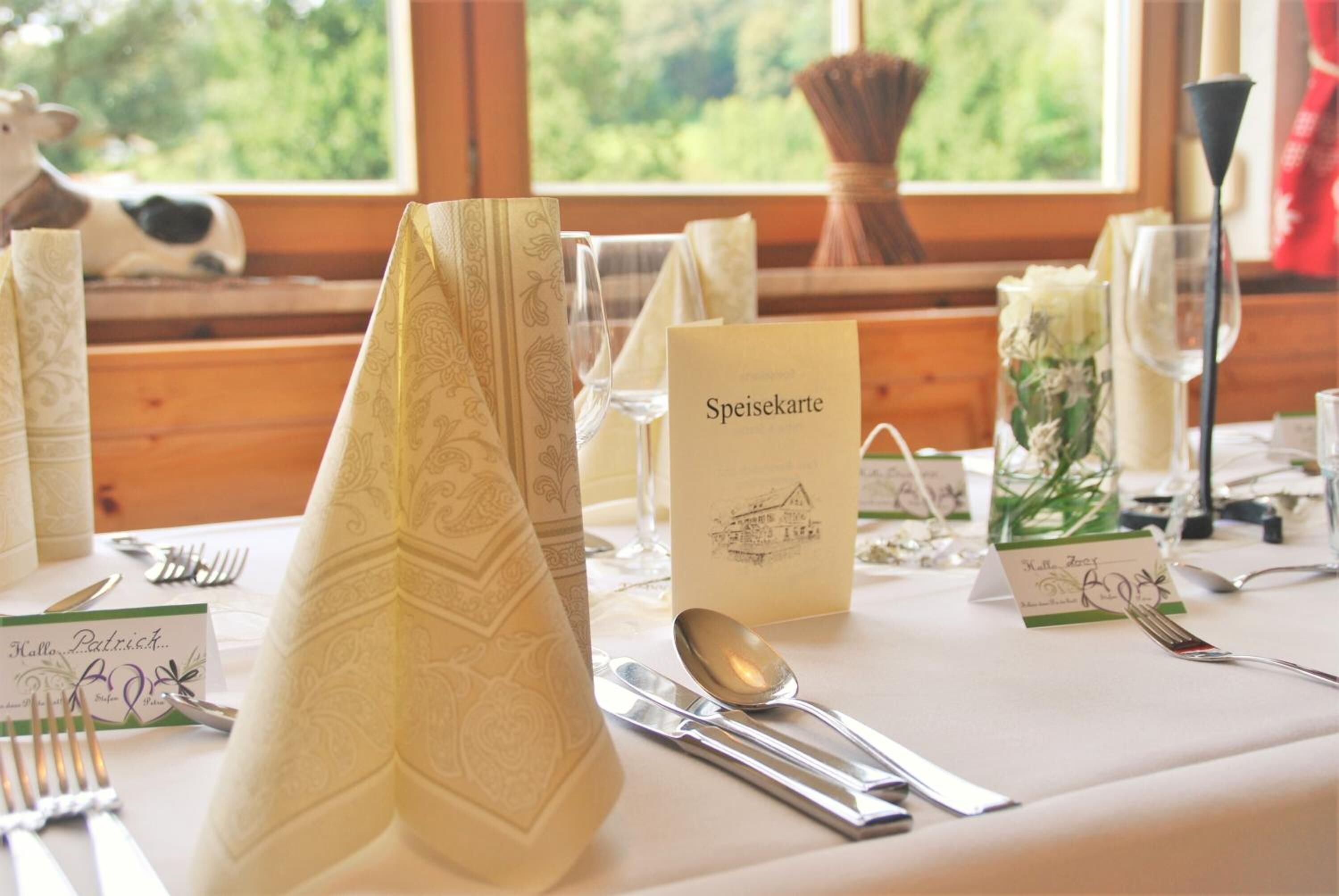 breakfast, lunch, dinner served; german cuisine