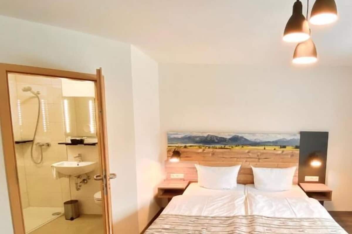 Comfort Double Room | In-room safe, individually decorated, desk, soundproofing