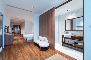 Penthouse | In-room safe, free WiFi, bed sheets