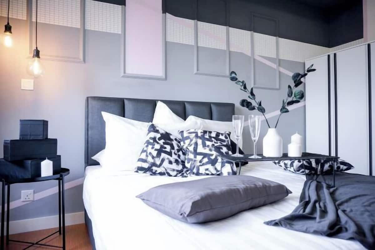 1 habitación, decoración personalizada y muebles diferentes