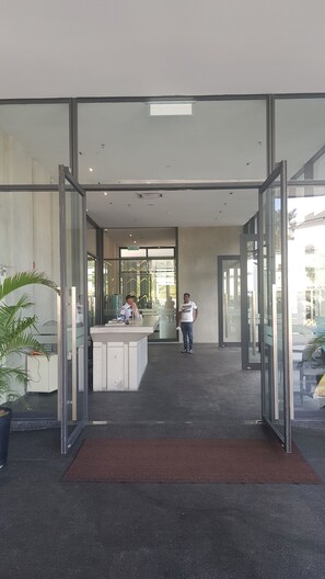 Lobby - The Hub SS2 by manatidur (Petaling Jaya)