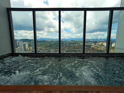 The Hub SS2 by manatidur