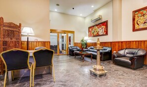 Coin salon dans le hall