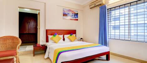 Desk, iron/ironing board, free WiFi, bed sheets