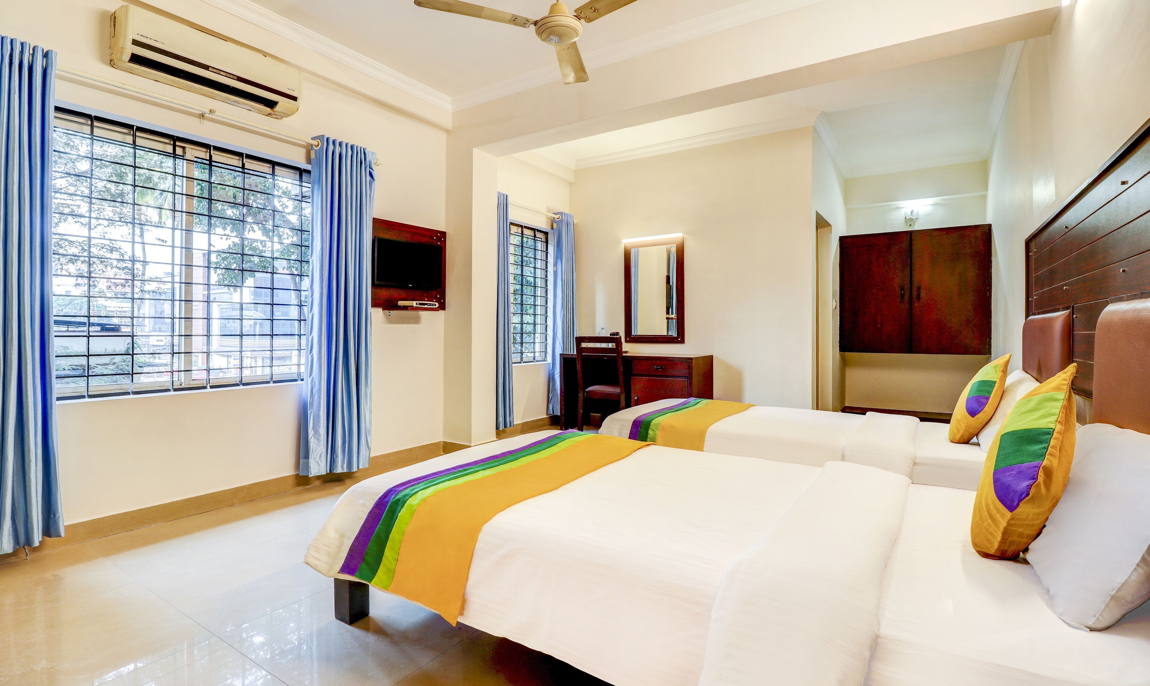 Desk, iron/ironing board, free WiFi, bed sheets