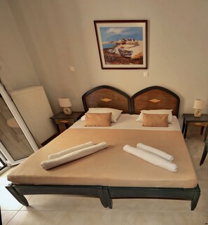 2 bedrooms, WiFi, bed sheets - Private home with nice and cozy design ,close to the beach and many facilities (Chania)