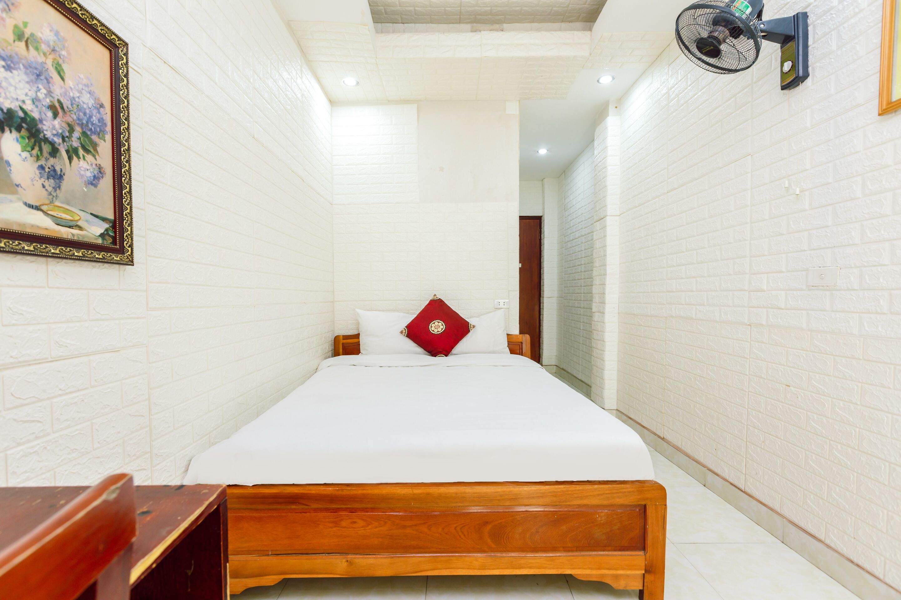 Spot on Standard Double | Soundproofing, free WiFi, bed sheets