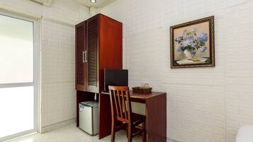 Spot on Standard Double | Soundproofing, free WiFi, bed sheets