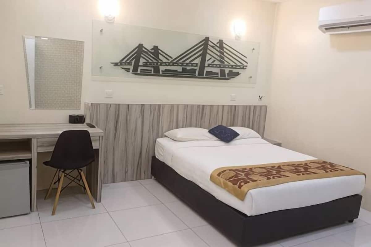 Rollaway beds, free WiFi, bed sheets
