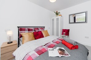 6 chambres, fer et planche à repasser, lit parapluie, Wi-Fi gratuit
