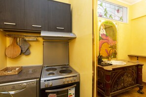 Kühlschrank, Ofen, Herdplatte, Geschirrspüler