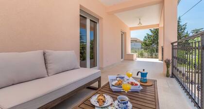 Holiday house MASLINA with pool