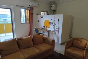 Televisión LCD 43 pulgadas con canales de televisión vía satélite