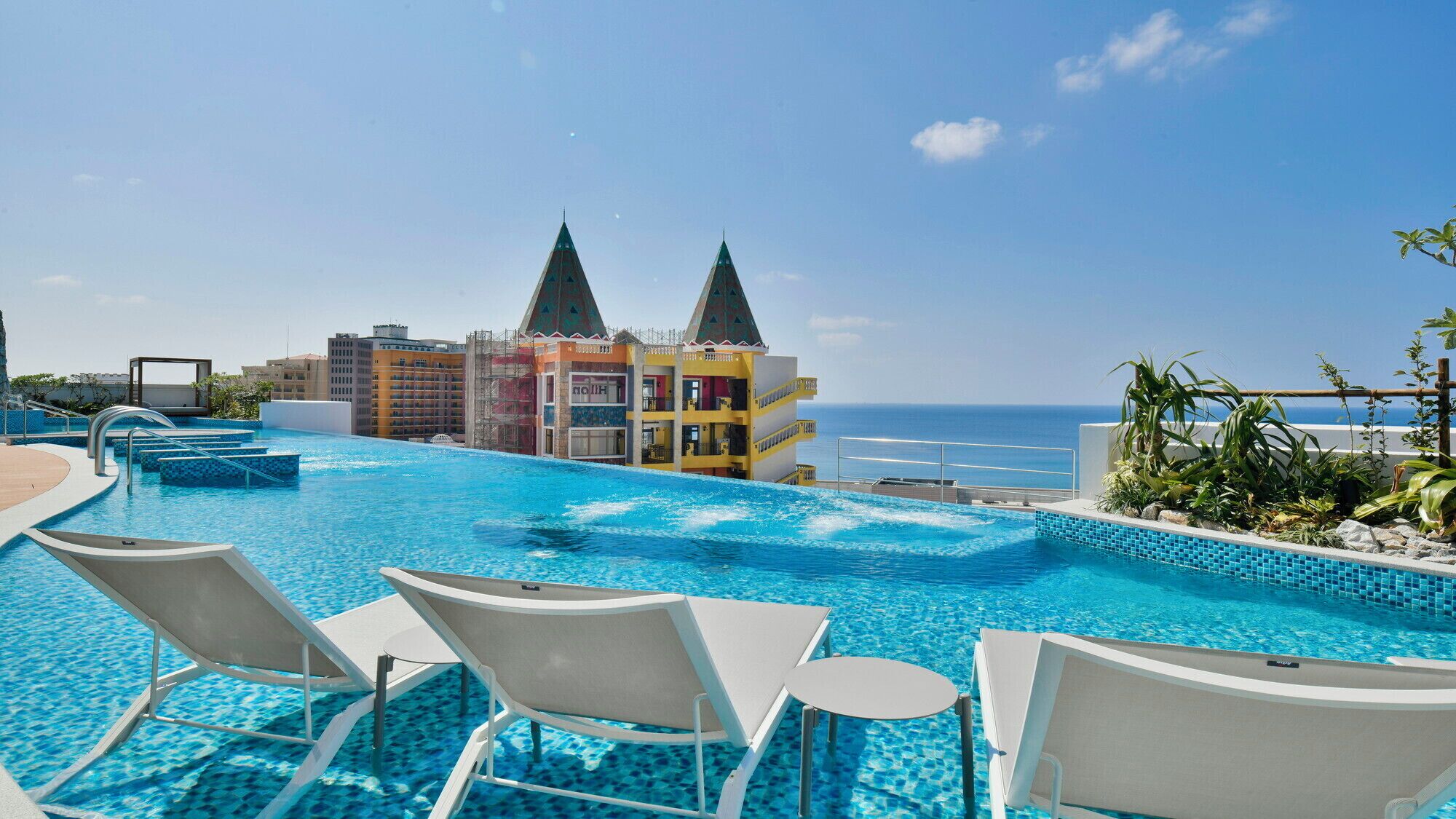 seasonal outdoor pool, open 8:00 am to 8:00 pm, lifeguards on site