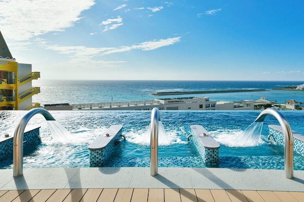 Seasonal outdoor pool, open 8:00 AM to 8:00 PM, lifeguards on site