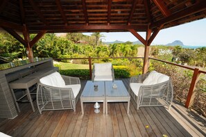 Villa | Terrace/patio - Villa Acassia with 2 rooms (Black River)