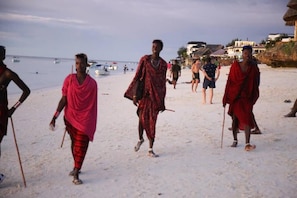 Beach - Minah's Bungalows (Nungwi)
