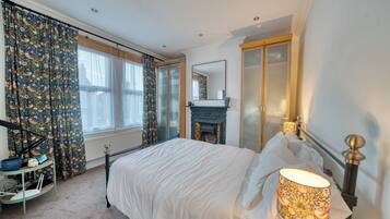 3 Schlafzimmer, Zimmersafe, Schreibtisch, Bügeleisen/Bügelbrett