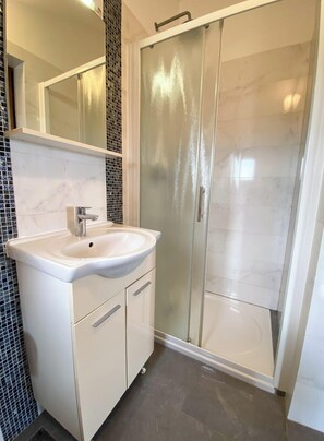 Bathtub - Apartment 616/1477 (Istria - Rovinj), 500m from the beach (Rovinj)