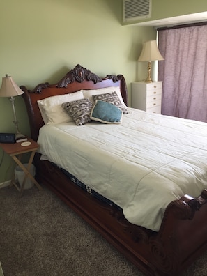 2 bedrooms, desk, free WiFi, bed sheets - Pikes Peak & Incline Views (Colorado Springs)