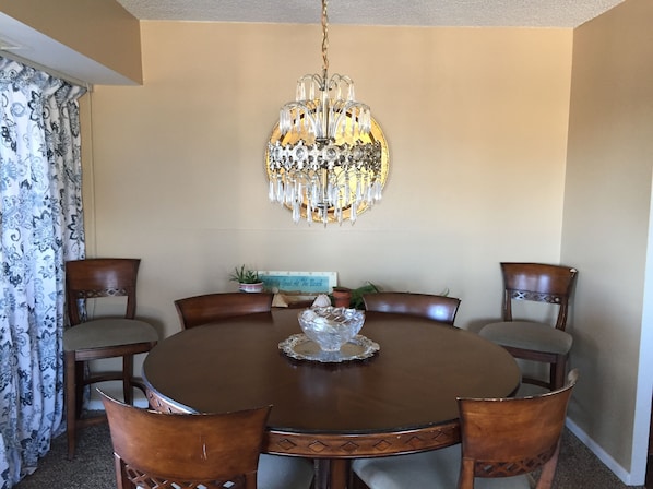 Dining - Pikes Peak & Incline Views (Colorado Springs)