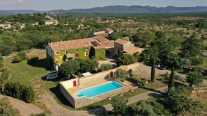 Exterior - Gîte *** l'Escoussou 110 m², 3 rooms, charm, nature, heated pool, South Ardèche (Joyeuse)