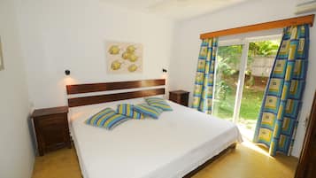 Villa | 3 bedrooms, individually decorated, individually furnished, desk