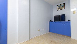 Double Room (Window is not Guaranteed)