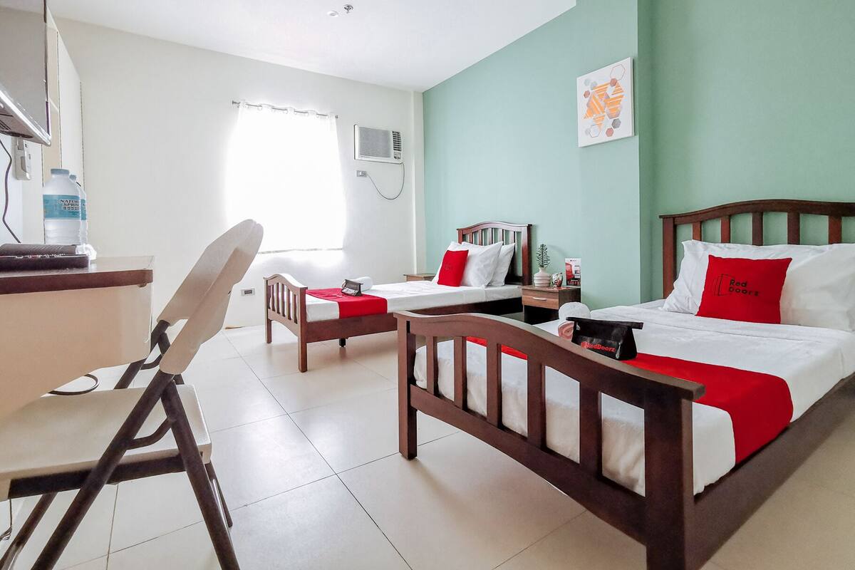 ห้องทวิน | โต๊ะทำงาน, Wi-Fi ฟรี, ผ้าปูที่นอน