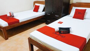 Habitación con 2 camas individuales | Escritorio y wifi gratis