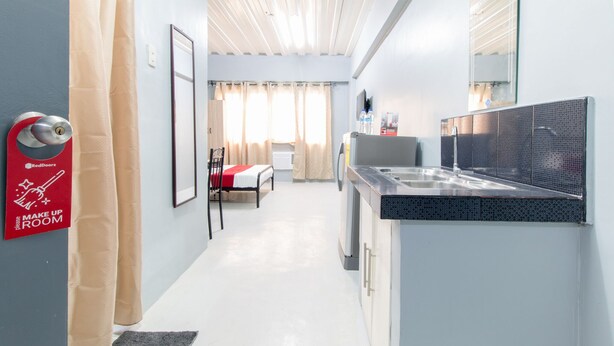 Double Room - RedDoorz @ Sunfields Lipa Batangas (Lipa)