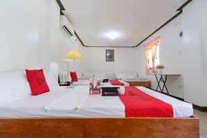Family Room | Desk, free WiFi - RedDoorz @ Governors Drive Coron (Coron)