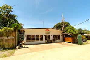 Exterior - RedDoorz @ Governors Drive Coron (Coron)