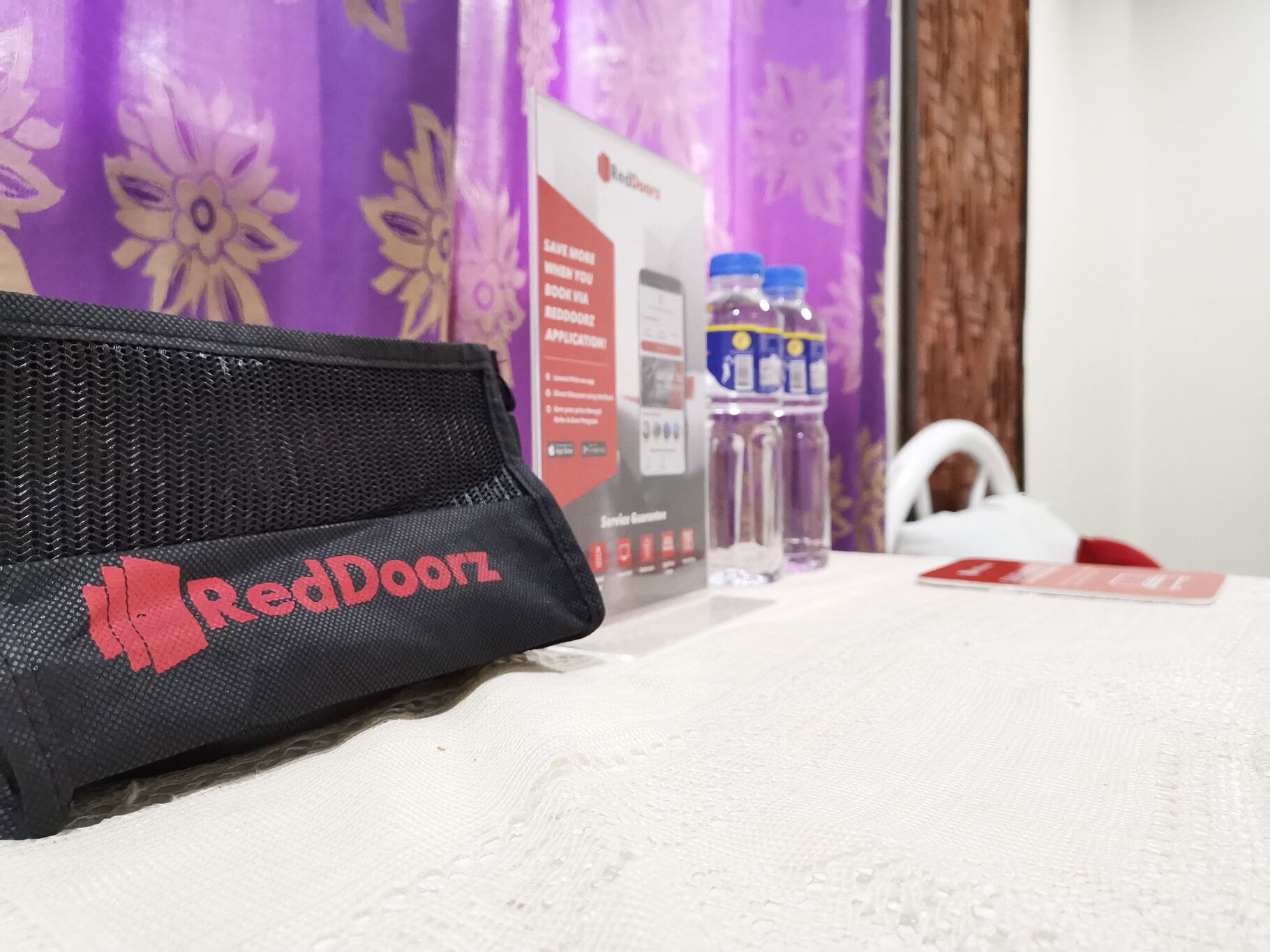 twin room | desk, free wifi, bed sheets