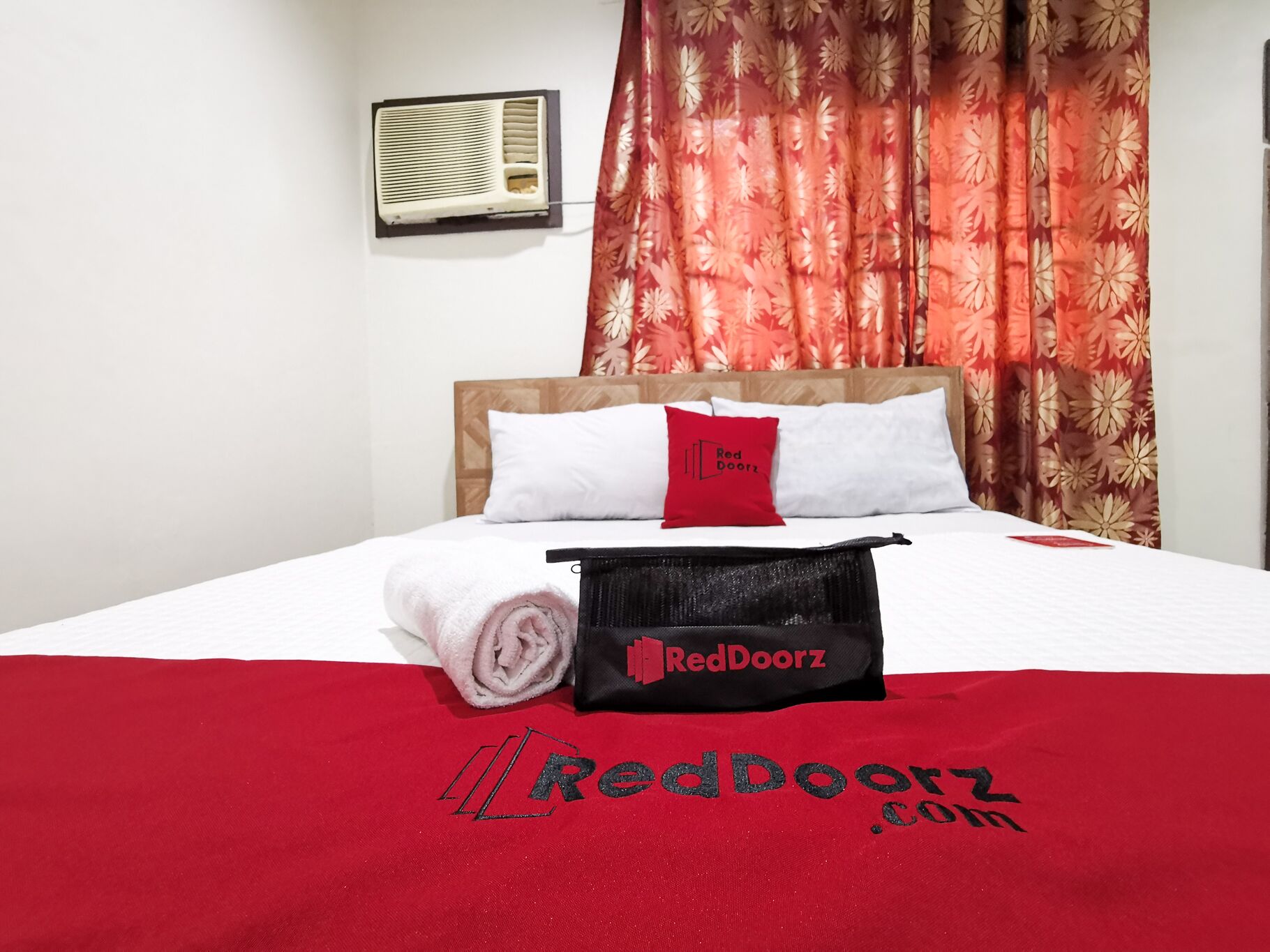 double room | desk, free wifi, bed sheets